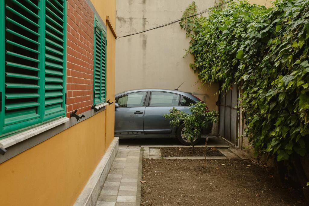 Rare Durres Apartment With Private Parking & Garden Екстериор снимка