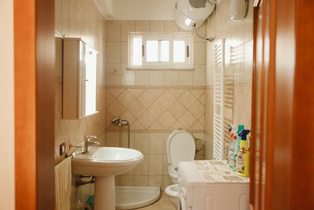Rare Durres Apartment With Private Parking & Garden Екстериор снимка