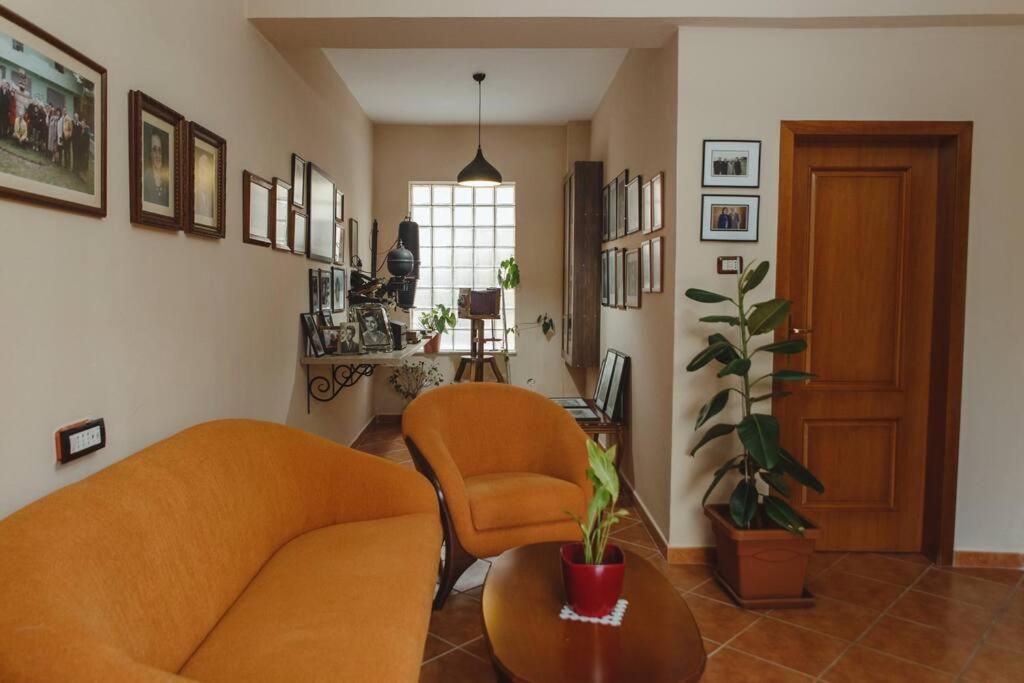 Rare Durres Apartment With Private Parking & Garden Екстериор снимка